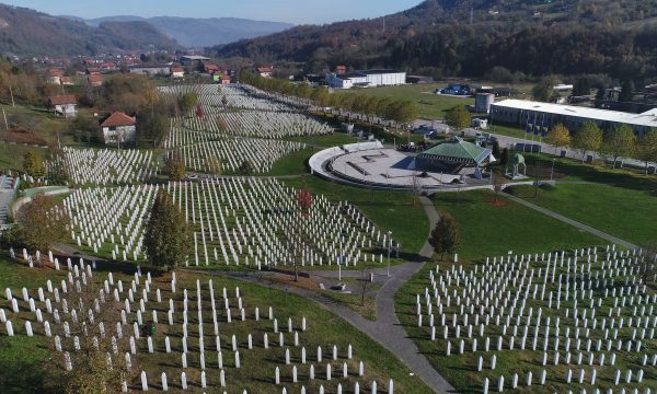 This image has an empty alt attribute; its file name is srebrenica-600x360.jpeg