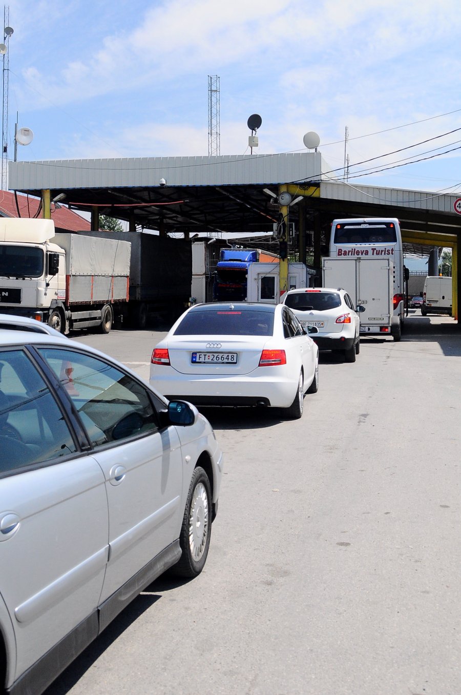 Bashkatdhetarët drejt Kosovës, kthehen pritjet e gjata në kufij