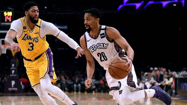 Lakers humbin në shtëpi, fitojnë Clippers e Rockets