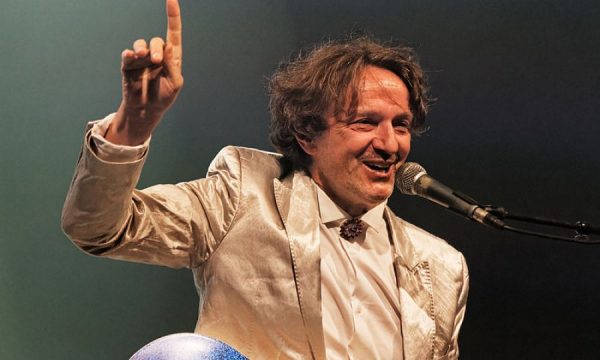 This image has an empty alt attribute; its file name is auto_goran_bregovic_11627986013-600x360-1.jpg