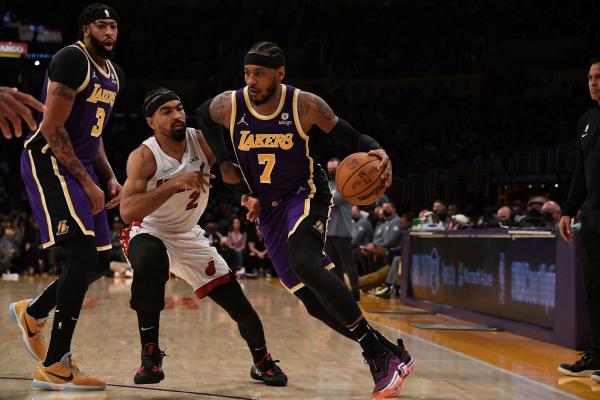 NBA: Lakers triumfojnë ndaj Mimait në një ndeshje dramatike