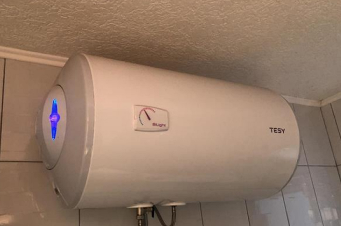 Shtatëvjeçarit nga Gjakova ia marrin jetën telat e rrymës në banjë, po ...