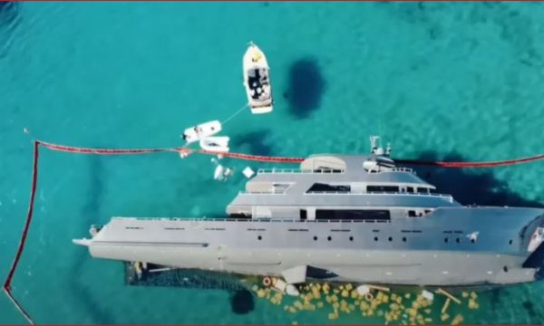 ジェームズ・ボンド映画にインスパイアされたスーパーヨット