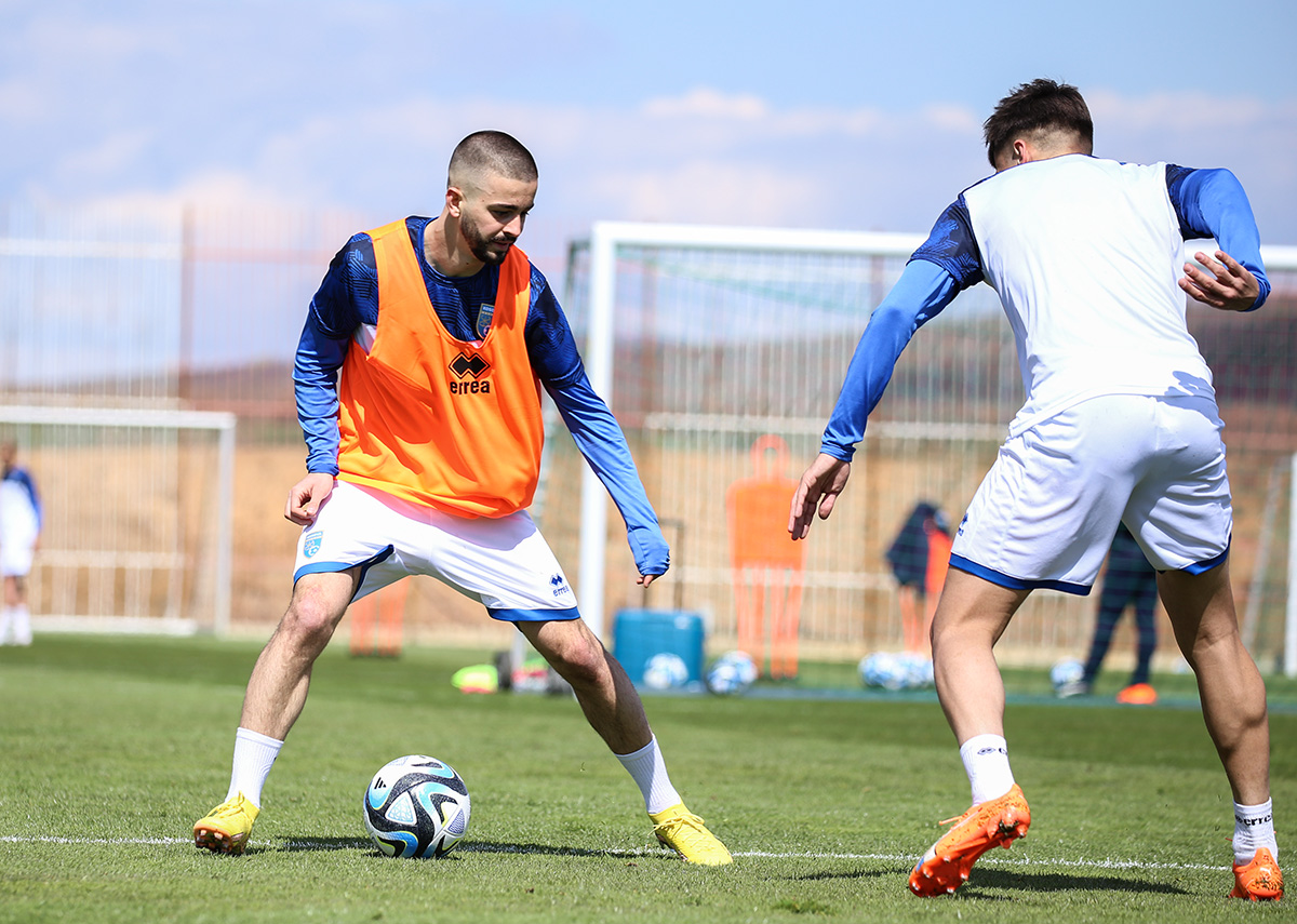 Kombëtarja e Kosovës e mban sot stërvitjen e fundit para nisjes për në Izrael Gazeta Express