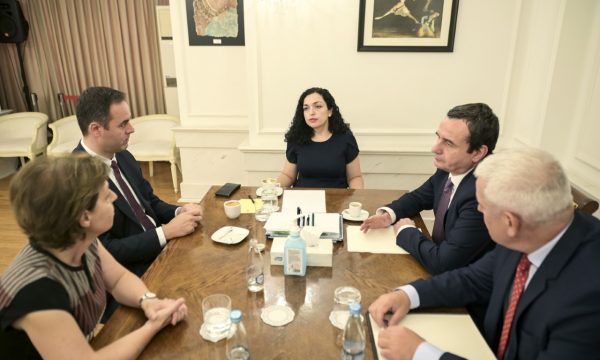 Euronews Albania: SHBA dhe BE po shqyrtojnë sanksionet, Kurti e Sveçla rrezikojnë “non-grata” 4
