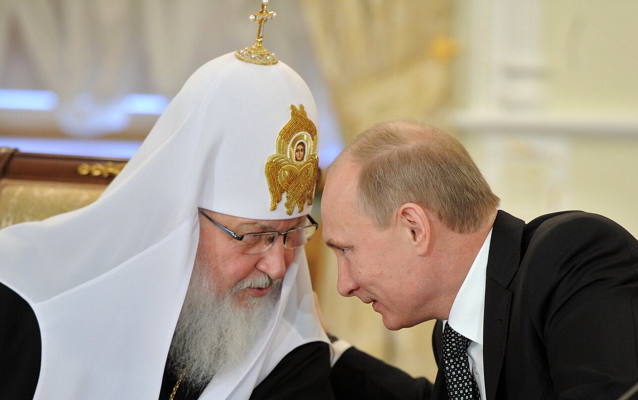Si e ka nënshtruar Putini edhe Kishën