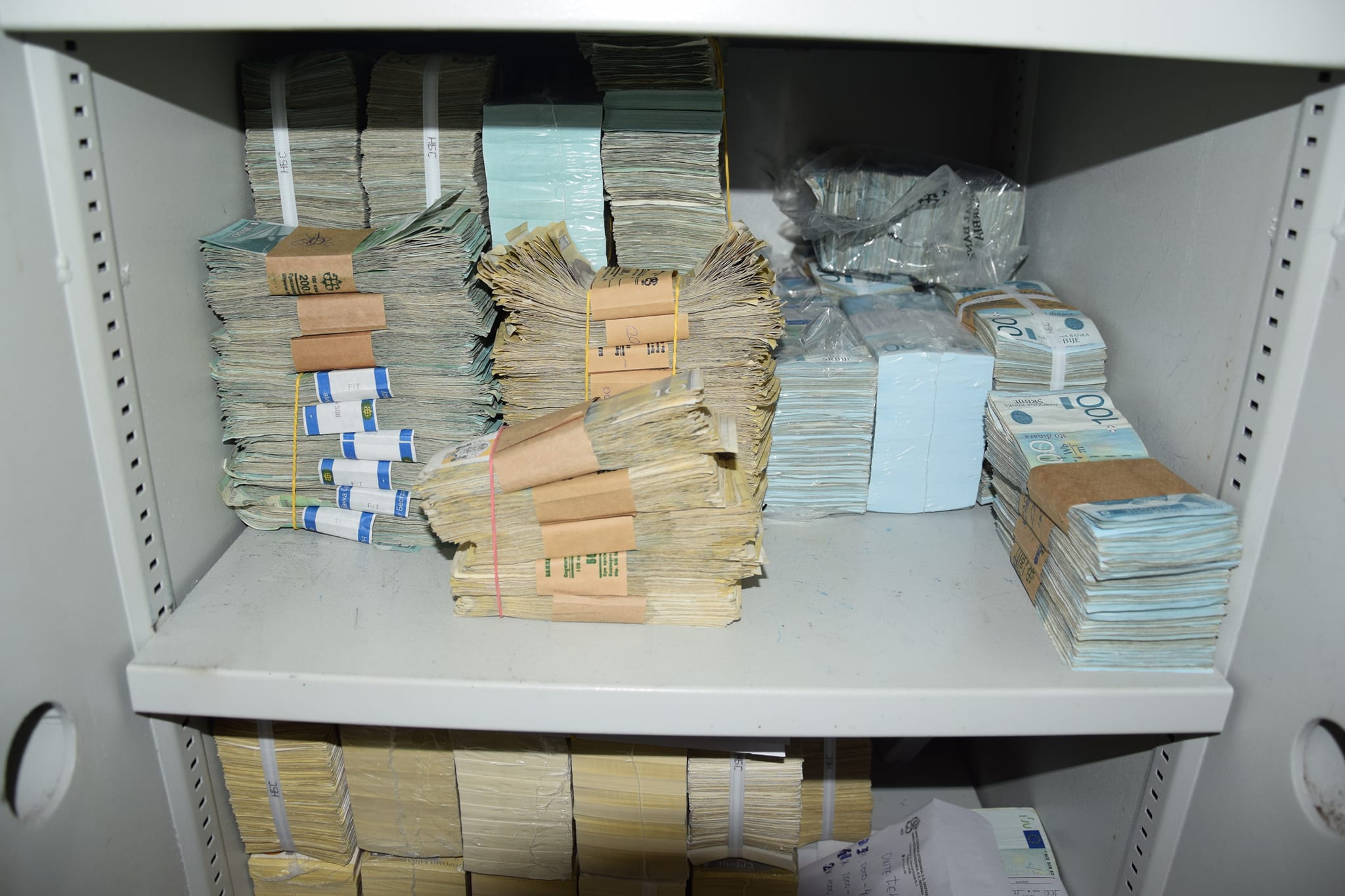 Policia del me komunikatë shtesë për aksionin në veri  tregon shumën e parave të konfiskuara