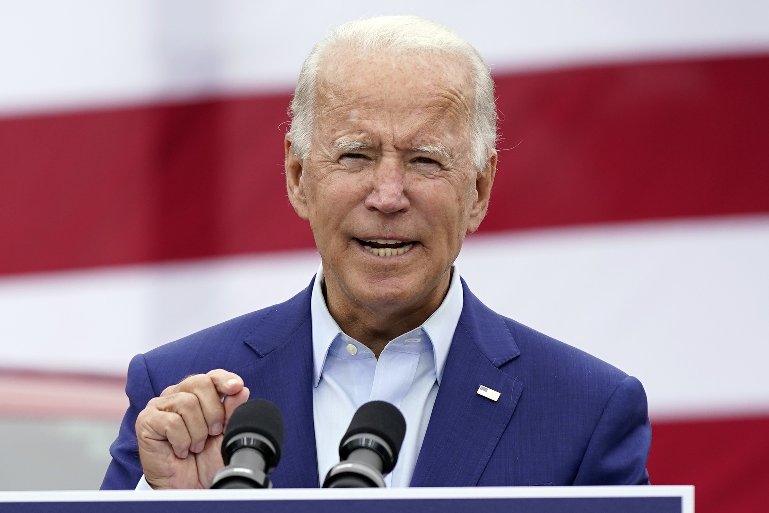 Presidenti Biden shumëfishon tarifat amerikane për mikroprocesorët dhe makinat elektrike kineze