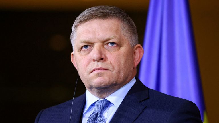 Kryeministri sllovak i sheh deklaratat e Zelenskit si kërcënim  Do shkoj në Moskë në Ditën e Fitores