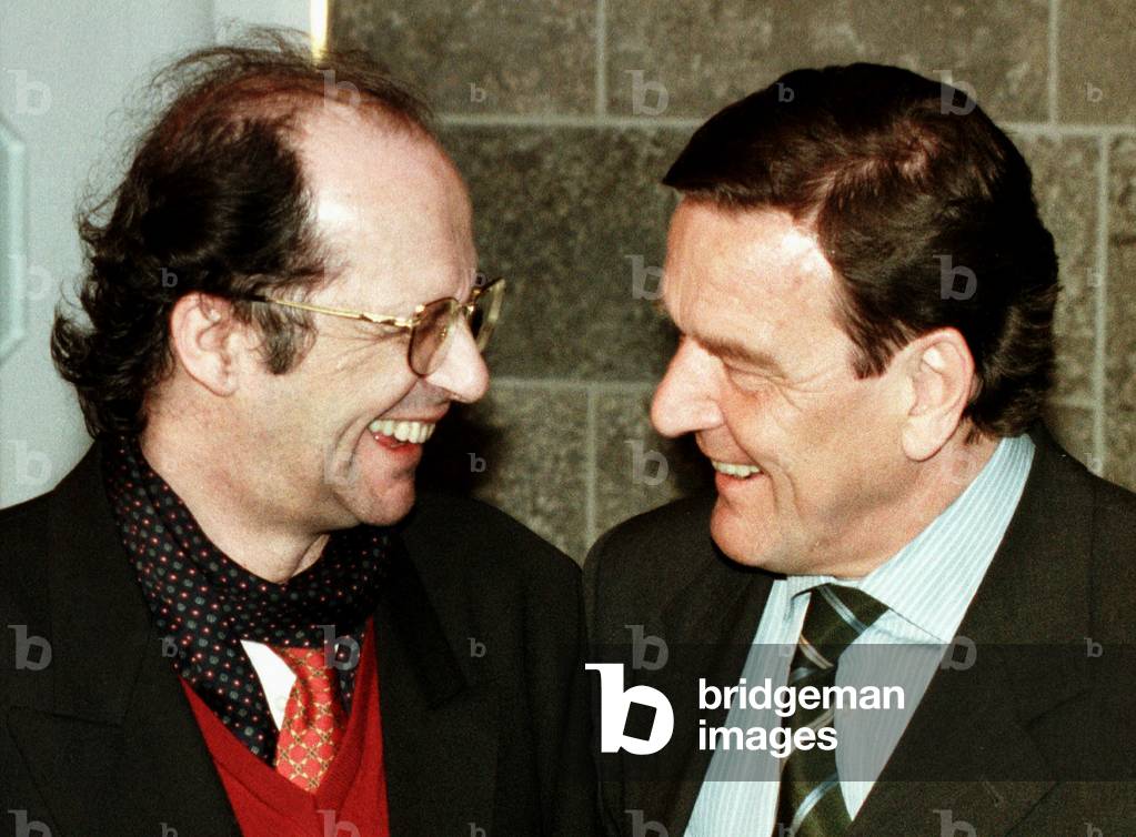 Der Spiegel më 1999: Rugova u ftua nga Schröder për të qëndruar në ...