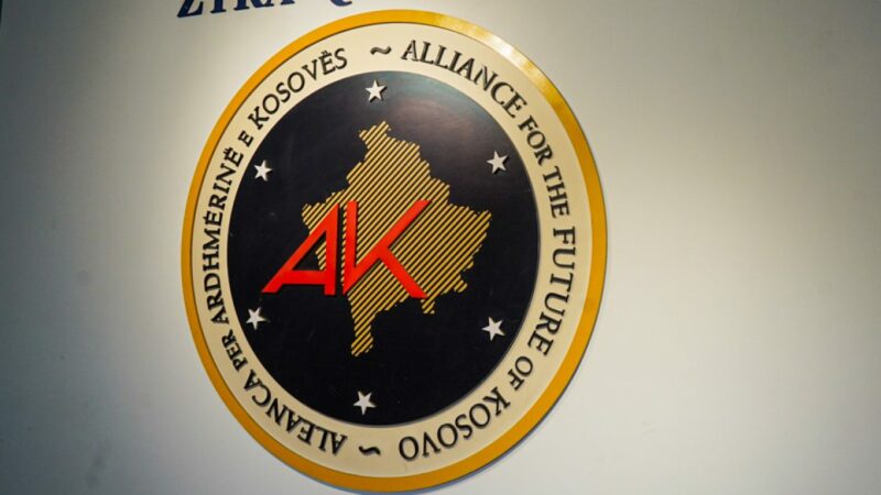 aak-therret-konference-per-media