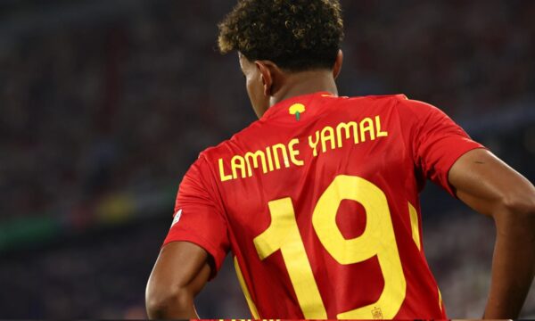 24年欧州選手権 背番号19 ラミネ・ヤマル スペイン代表 スペイン代表ラミネ・ヤマルが最年少16歳57日でデビュー&初