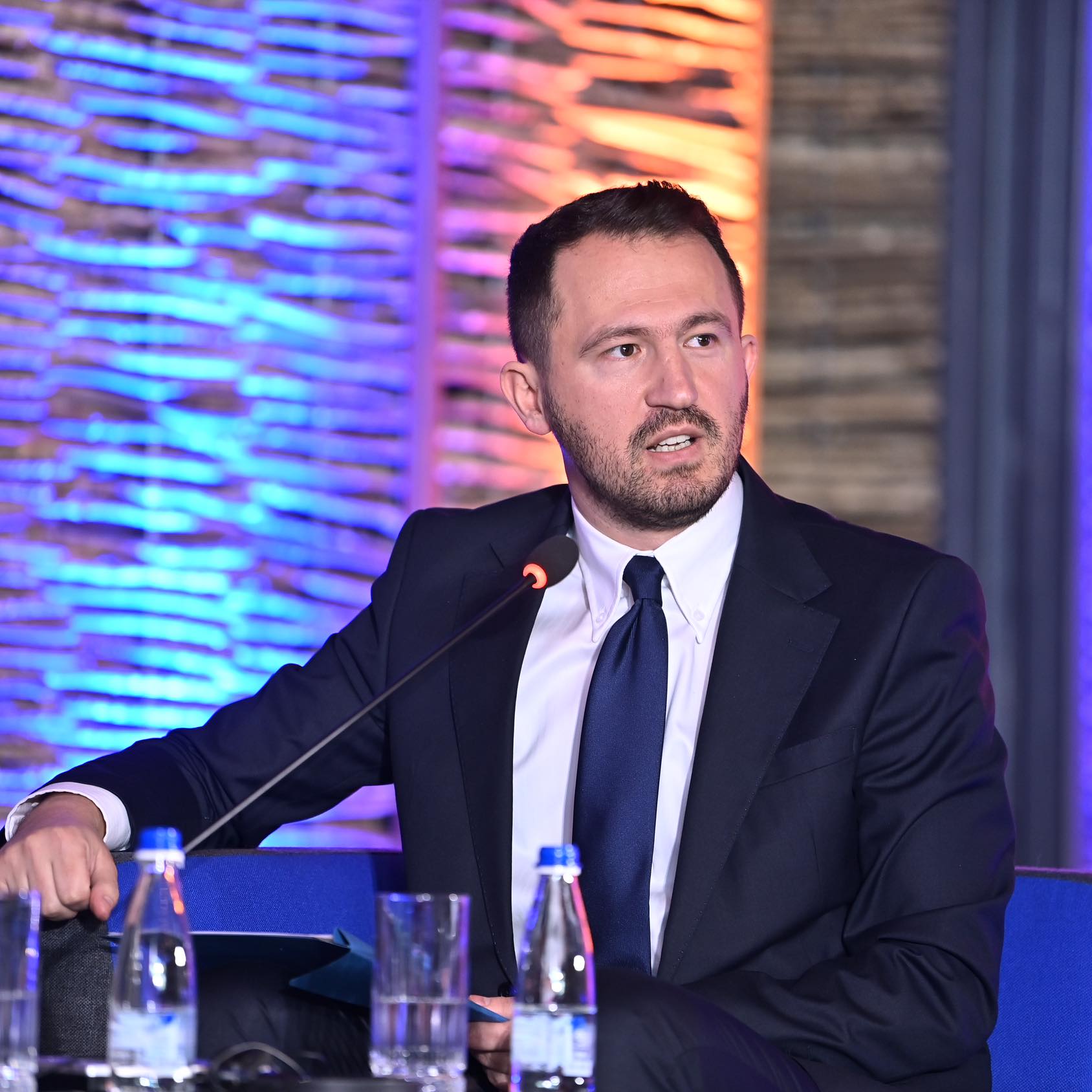 krasniqi-presidentja-haptazi-ne-fushate-duke-fajesuar-opoziten-per-bllokimin-e-buxhetit-dhe-marreveshjeve-nderkombetare