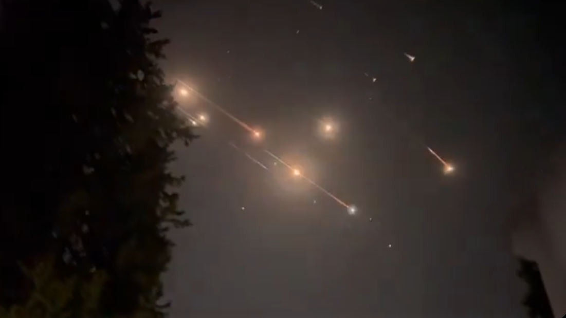 Pamje nga sulmi i ri i Iranit me raketa ndaj Izraelit  IDF  Miliona izraelitë janë nisur drejt strehimoreve