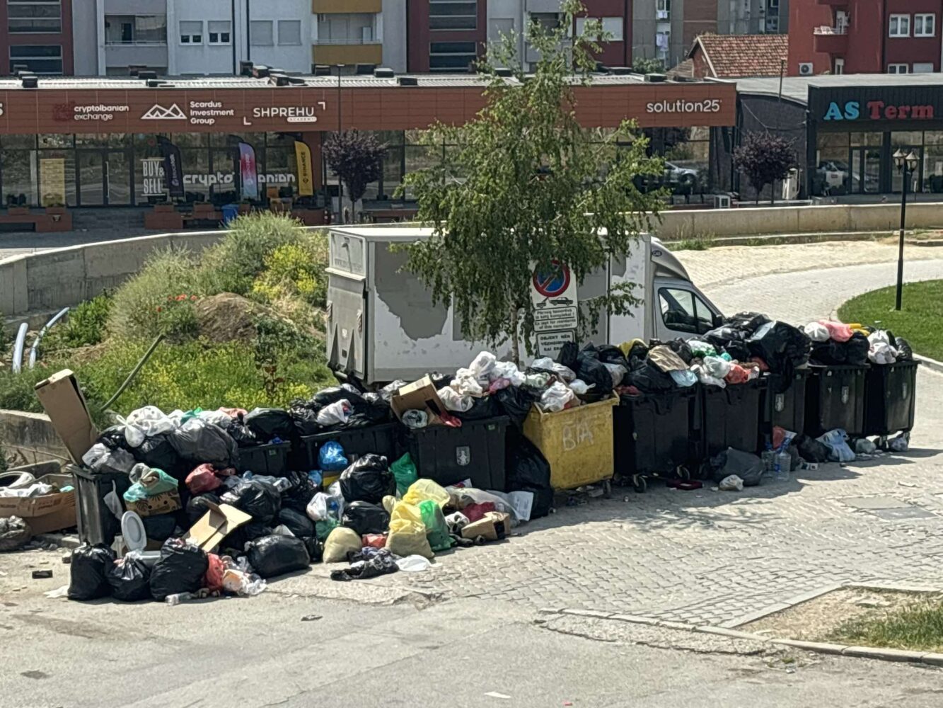 Eid al-Adha holiday finds Pristina covered in garbage - Gazeta Express