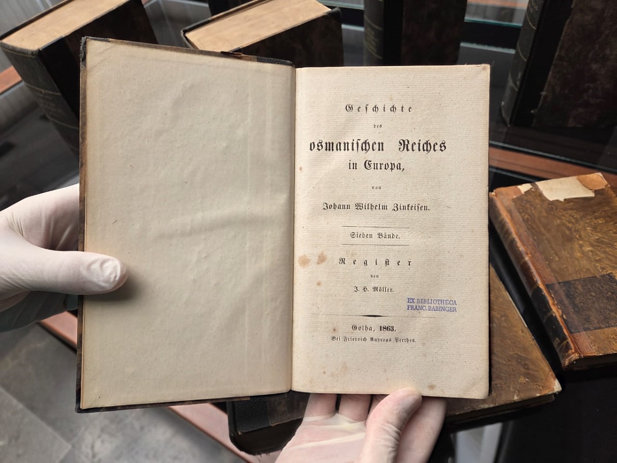洋書オスマン帝国Antika Ansiklopedisi アンティーク百科事典 コソボ国立図書館所蔵の「ヨーロッパにおけるオスマン帝国の歴史