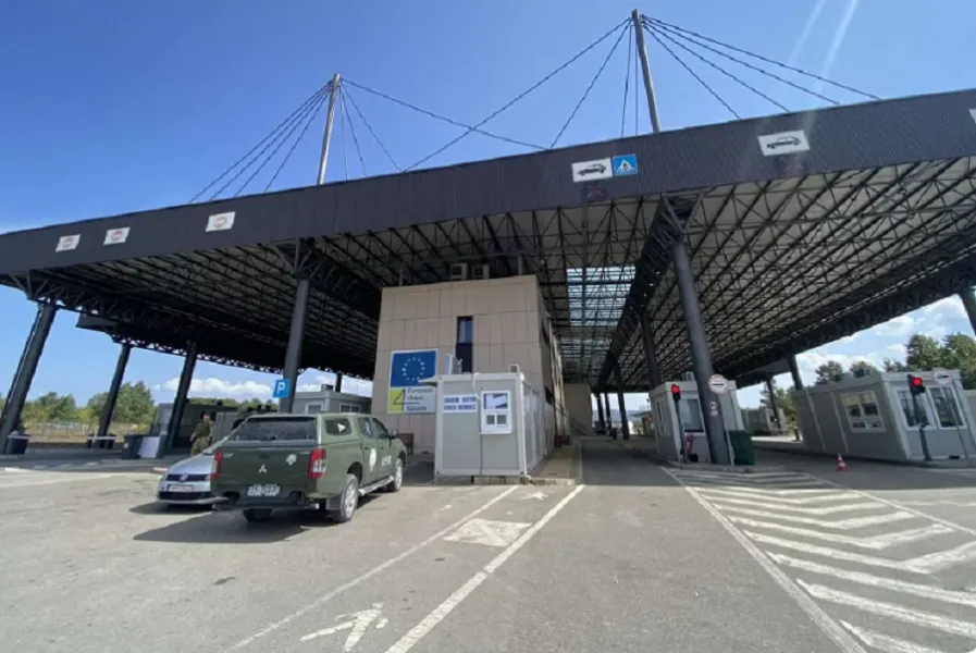 vajza-e-77-vjecarit-qe-u-ndalua-nga-serbia-kerkese-urgjente-shtetit-nderhyni-per-lirimin-e-tij-jemi-te-tronditur