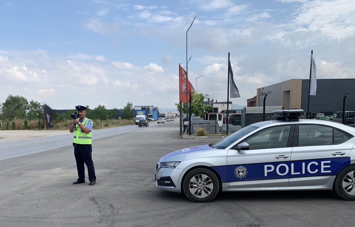 Për një javë policia në Ferizaj shqiptoi mbi 1700 gjoba  pezulloi 33 patentë shoferë