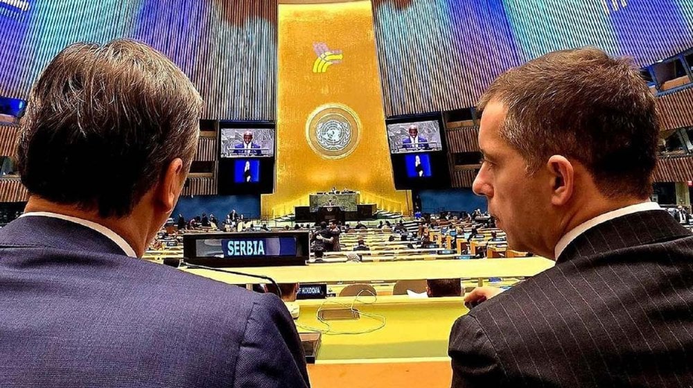 gazeta-danas-vuciq-sivjet-paralajmeroi-cnjohje-por-deri-tani-kosova-po-udheheq-2-0