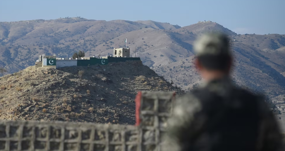 pese-te-vrane-dhe-gjashte-te-plagosur-ne-nje-shkembim-zjarri-ne-kufirin-afgano-pakistanez