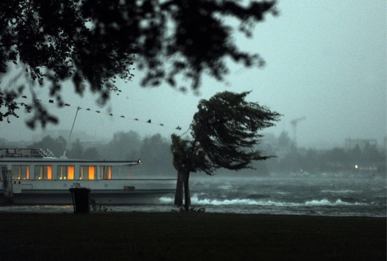 stuhi-e-forte-ne-slloveni-shkakton-permbytje-dhe-deme-te-medha