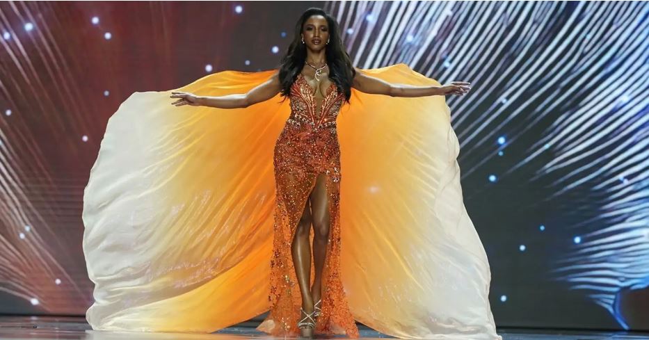 incident-ne-miss-universe-perfaqesuesja-e-xhamajkes-rrezohet-ne-skene-dergohet-ne-spital