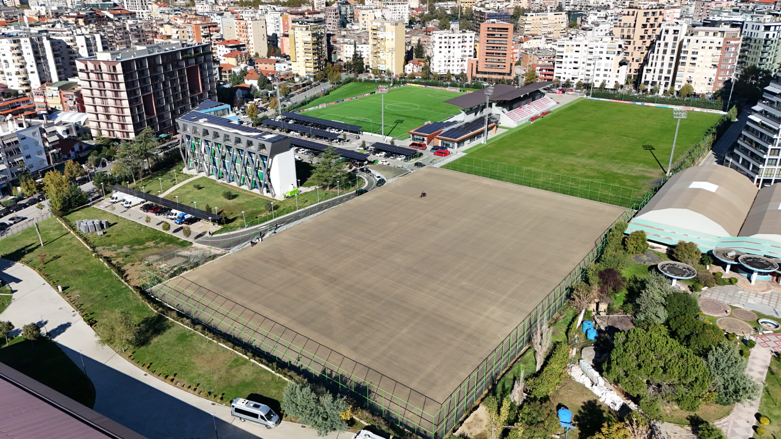 nje-tjeter-fushe-po-i-shtohet-tiranes-punimet-ne-shtepine-e-futbollit-hyjne-ne-fazen-finale