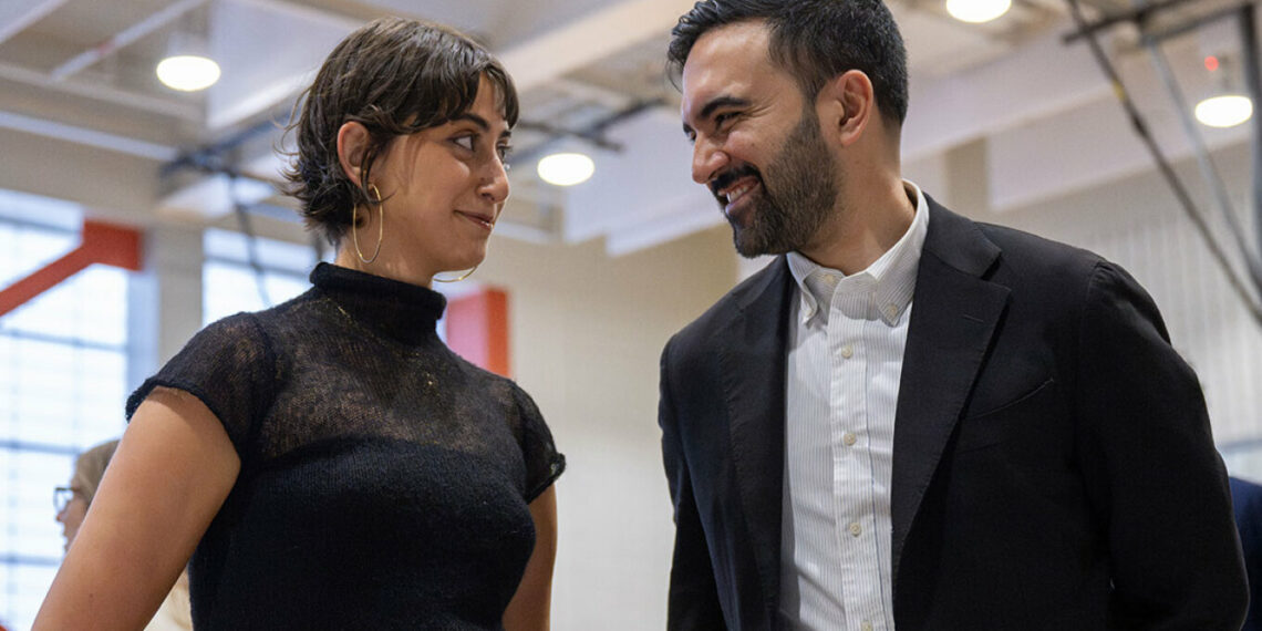 rama-duwaji-gruaja-e-zohran-mamdani-qe-e-ndihmoi-ne-heshtje-per-fitoren