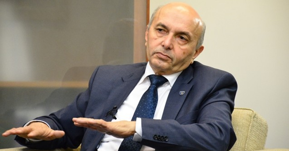 mustafa-kuvendi-u-shnderrua-ne-teater-tragjik-per-shtetin-e-komik-per-popullistet-nga-sot-duhet-shkuar-ne-zgjedhje-te-reja