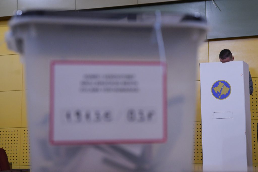 presidentja-ne-pajtim-me-vv-ne-opozita-kerkoi-date-tjeter-si-u-vendos-per-zgjedhjet-me-28-dhjetor