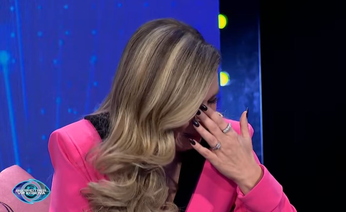 per-hir-te-femijes-beni-gjithcka-leonora-shperthen-ne-lot-gjate-prime-it