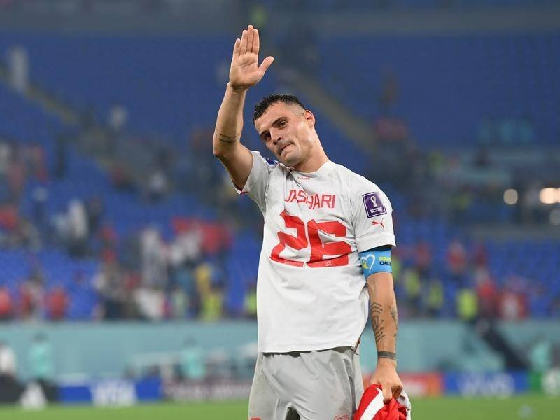 Xhaka  Më dhemb kur më fishkëllejnë këtu  s e kisha menduar kurrë