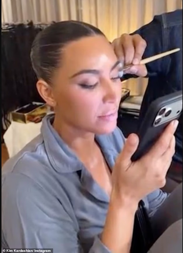 Kim Kardashian wettert gegen „Wahrsagerinnen“, die ihr falsche Hoffnungen  für das Anwaltsexamen gemacht haben – Gazeta Express, image size:627x868