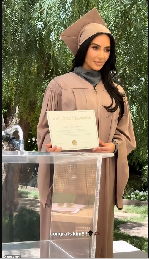 Kim Kardashian wettert gegen „Wahrsagerinnen“, die ihr falsche Hoffnungen  für das Anwaltsexamen gemacht haben – Gazeta Express, image size:502x871