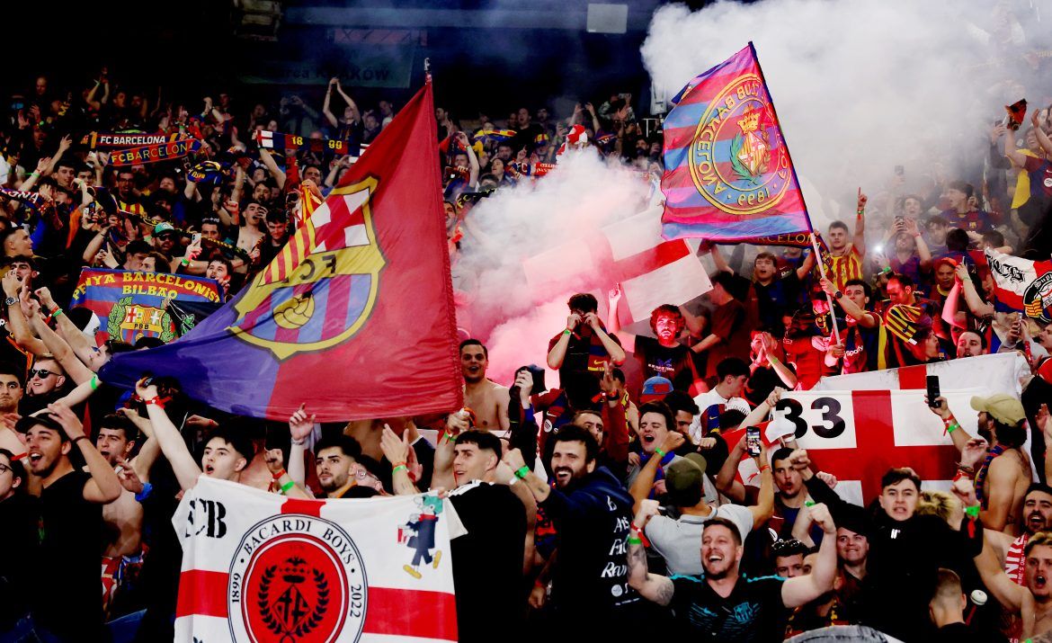 tifozet-e-barcelones-po-bejne-gati-nje-pritje-te-ashper-per-yllin-e-athletic-clubit
