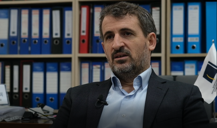 Arrestimi i 75 vjeçarit në protestën e sotme  ironizon Miftaraj  U bë pas bashkëpunimit institucional Qeveri Polici Prokurori