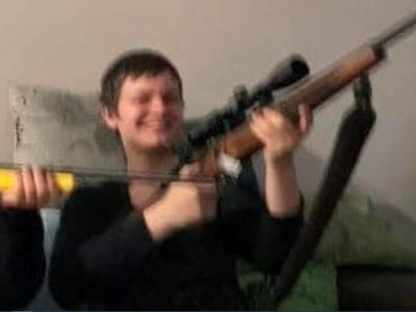 Kush është vrasësi masiv nga Kanadaja  Ai pa video torturash dhe ekzekutimesh