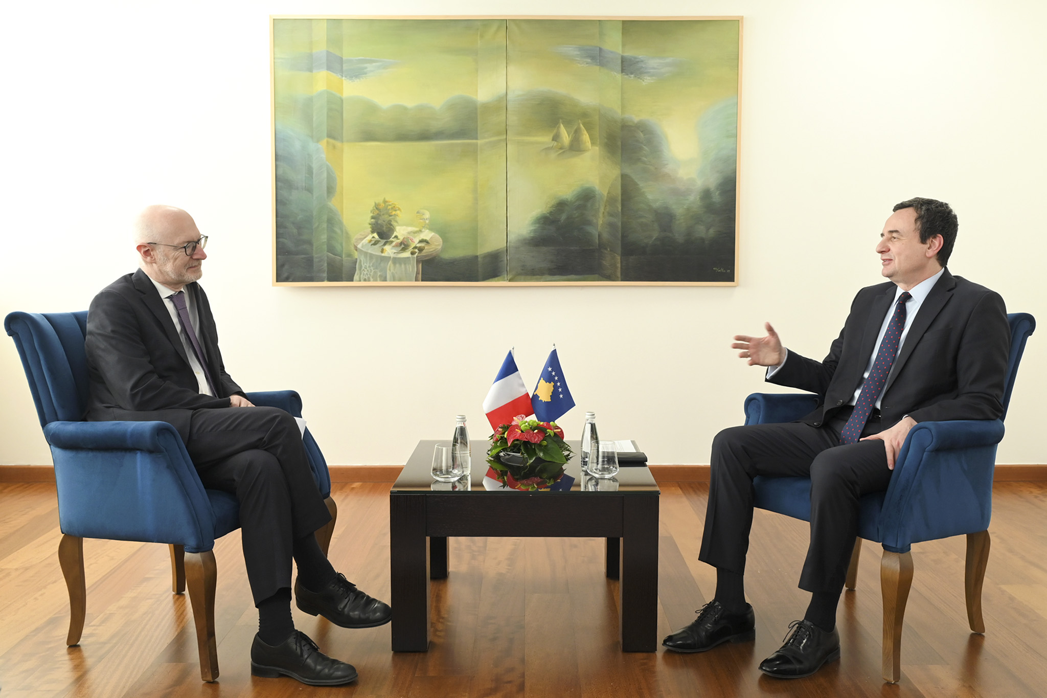 Ambasadori francez Guérot te Kurti  ZKM njofton për takimin  flet për kapitull të ri të raporteve Kosove  Francë