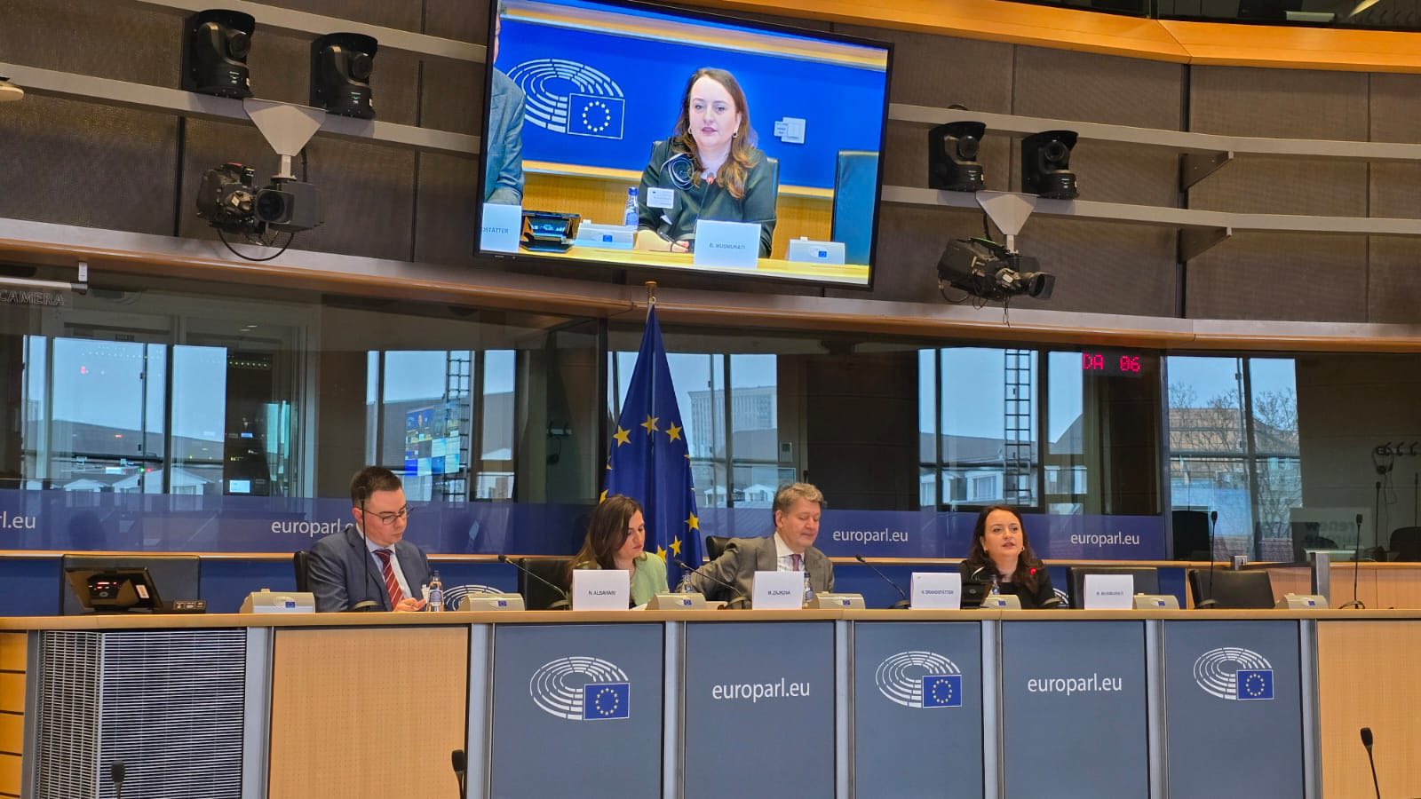 Nënkreytarja e PDK së alarmon në Bruksel se me Kurtin po instalohet mendësia autoritare  Duhet monitorim i rreptë