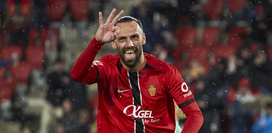  Çmendet  interneti  pas reagimit të Vedat Muriqit ndaj Barcelonës    Ti je legjendë  i thonë tifozët