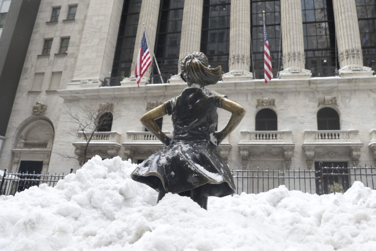 paralizohet-nju-jorku-prej-stuhise-se-debores-kryebashkiaku-mamndani-ndalon-qarkullimin-parashikohen-reshje-deri-ne-70-cm