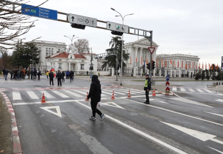 ne-mars-greve-te-pergjithshme-dhe-proteste