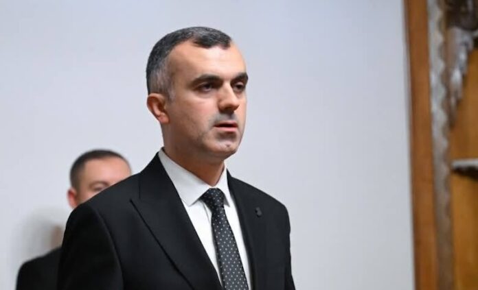 avokati-i-popullit-hapi-lende-per-provimin-e-jurisprudences-qe-nuk-jepet-ne-gjuhen-shqipe