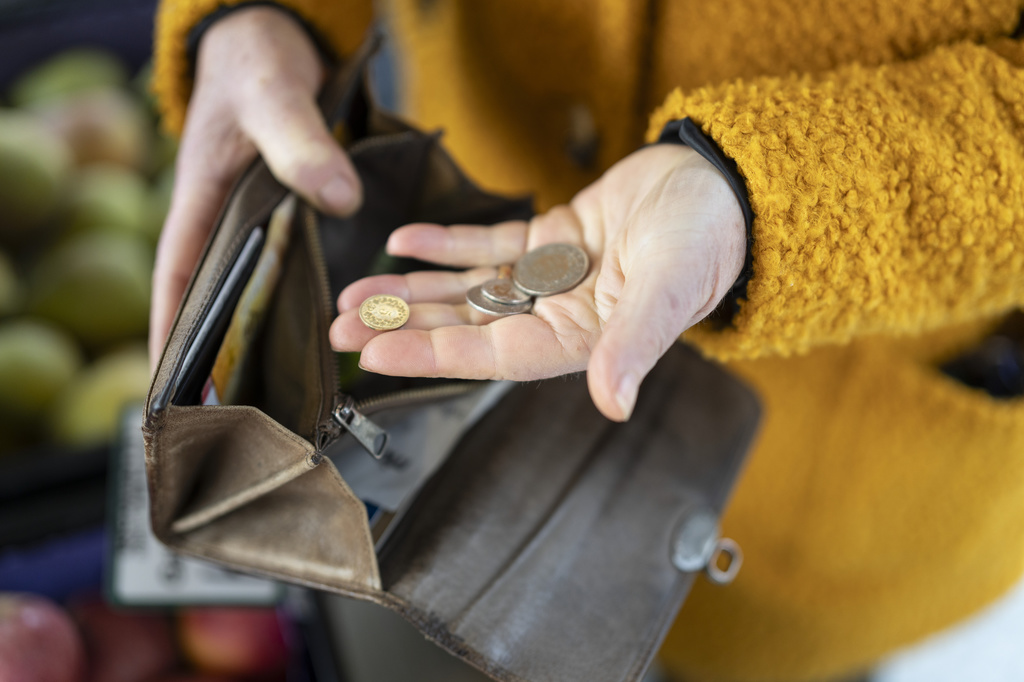 Kantoni zviceran do të votojë për uljen e pagesave të ndihmës sociale pas 2 vitesh