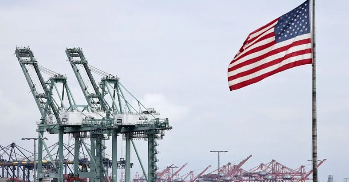 tarifat-e-reja-globale-te-trump-hyjne-ne-fuqi-ne-nivelin-10-pas-vendimit-te-gjykates-supreme