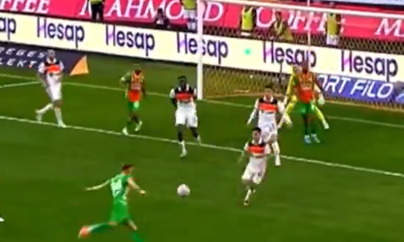 Hadergjonaj shënon sërish  supergol ndaj Başakşehir