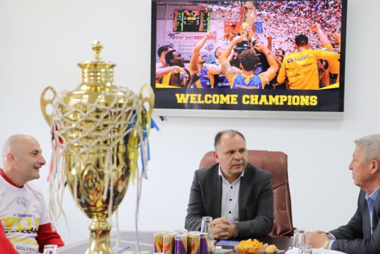 termet-te-ylli-kryetari-nuk-kursen-askend-pas-sezonit-te-dobet