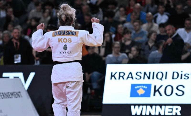 triumf-historik-ne-paris-distria-e-arte