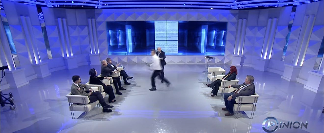  Je t u e degradu debatin    trus aty    mbylle gojën   si eskaloi situata mes Rexhajt dhe Buzhalës   pamje