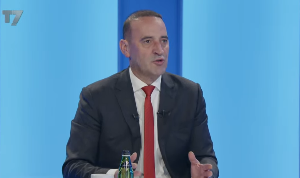 Haradinaj thotë se kushdo që qëndron në sallë  pa marrëveshje politike kur të zgjedhet Presidenti  është i shitur